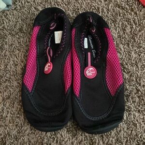 Kids swim shoes/ water shoes